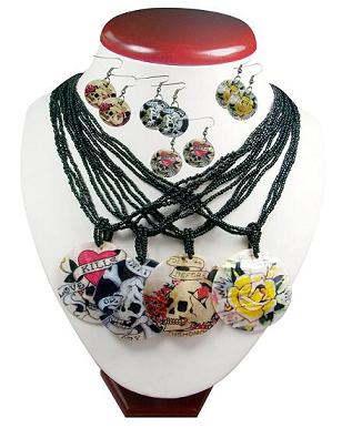 Skull Shell Necklace Set
